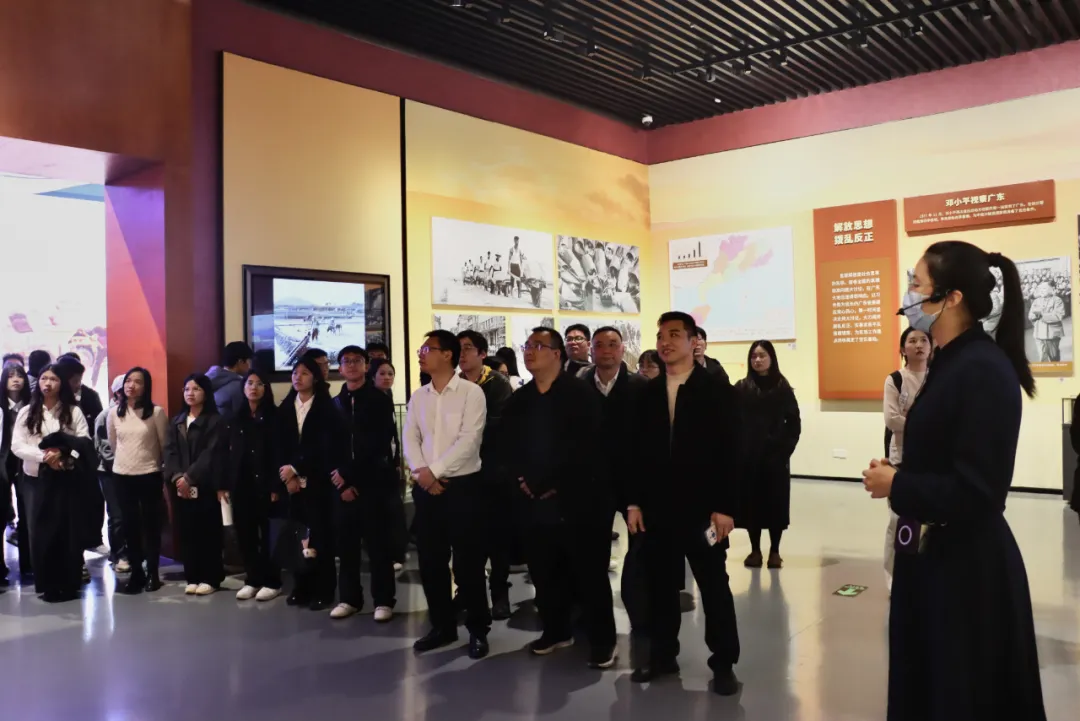 参观深圳市改革开放展览馆