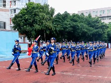 云浮市举办第一届学校国旗护卫队比赛